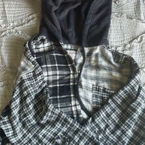 AMERICAN EAGLE RELAXED SWEATER